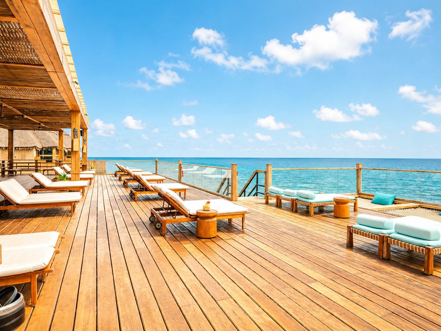 Private beach, sun-loungers, beach umbrellas, beach towels