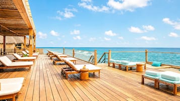 Private beach, sun-loungers, beach umbrellas, beach towels