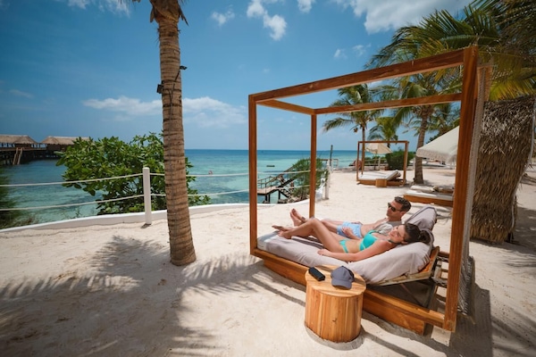 Private beach, sun-loungers, beach umbrellas, beach towels