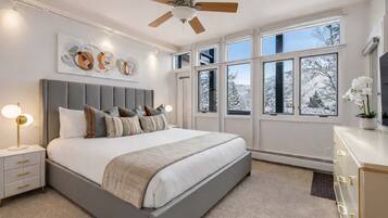3 Schlafzimmer, Schreibtisch, Bügeleisen/Bügelbrett, Reisekinderbett