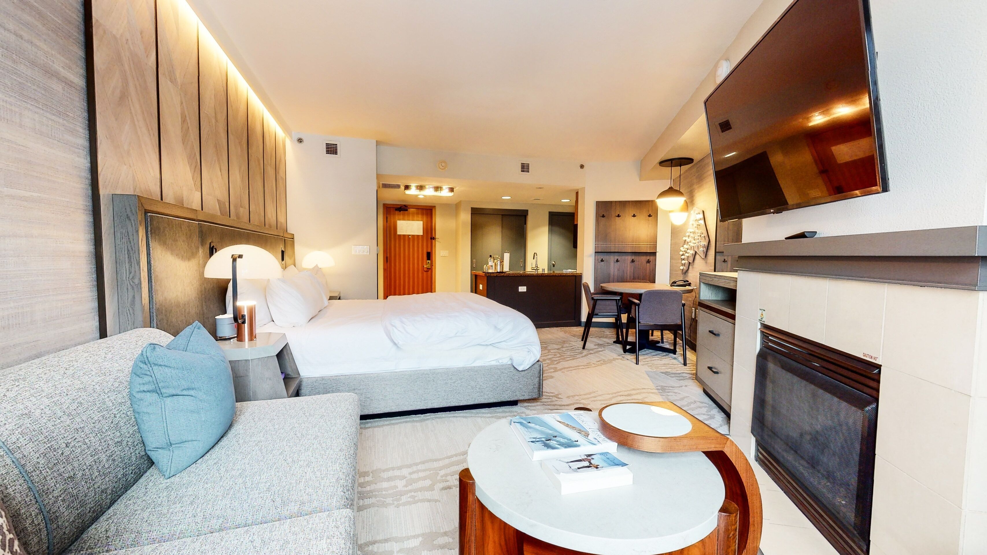 Village Monache #214 Condo by Redawning