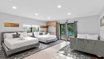 6 chambres, coffres-forts dans les chambres, bureau