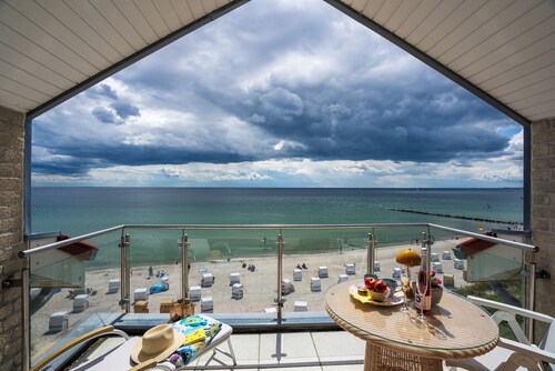 Beach apartment directly on the south beach with panoramic sea view!