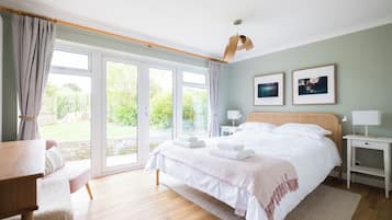 3 bedrooms, individually decorated, individually furnished, free WiFi