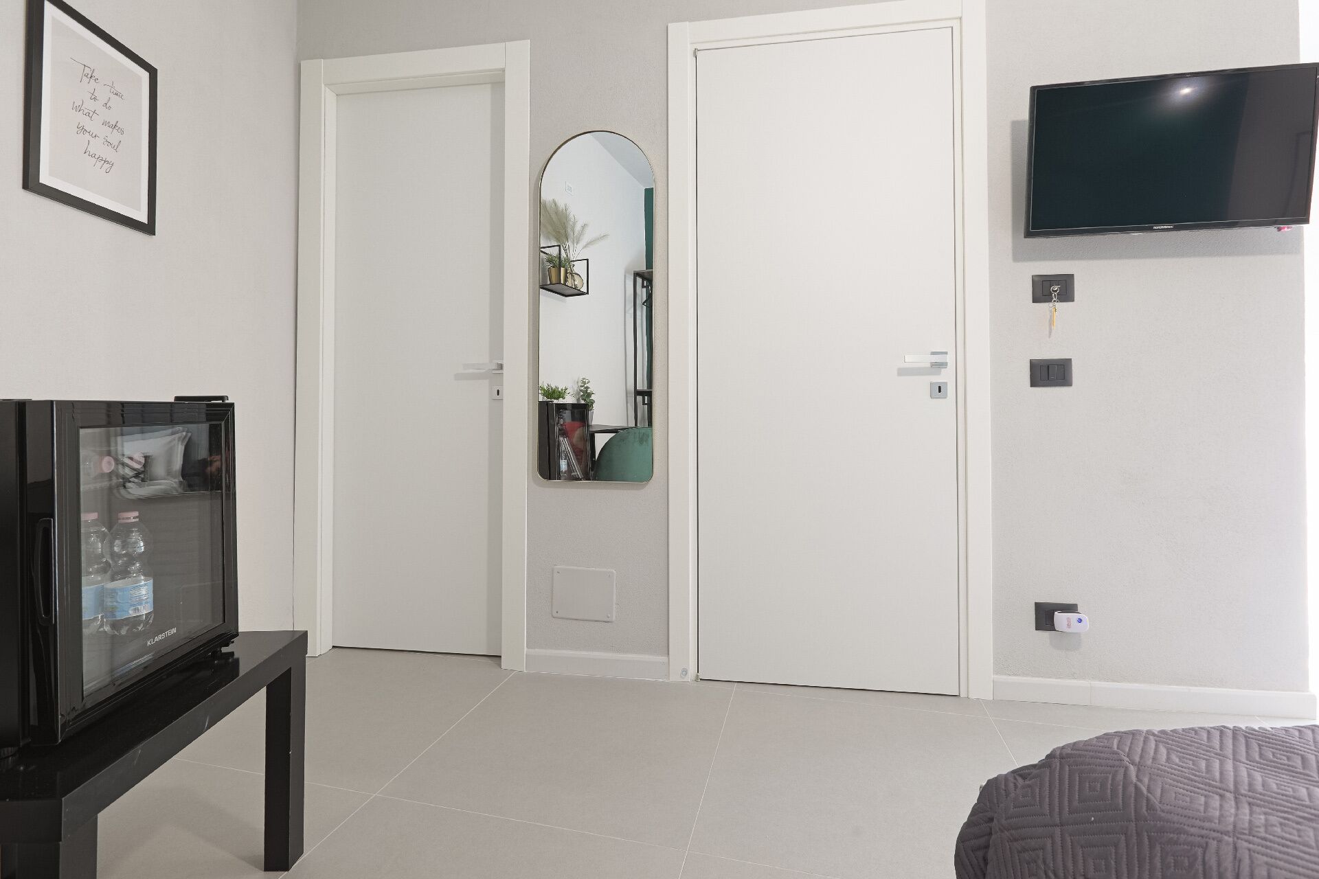 Green Room | Memory foam beds, minibar, free WiFi, bed sheets