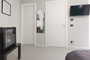 Green Room | Nệm cao su hoạt tính (memory foam), minibar