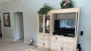 Villa, Multiple Beds, Pool Access, Garden View | Interior - 441 Brentwood Ave (The Villages)