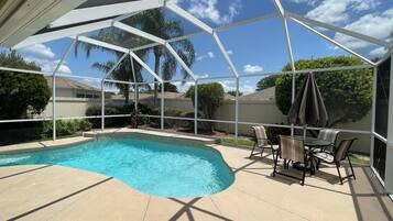 Kolam renang terbuka