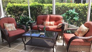 Ferienhaus, Mehrere Betten, Terrasse, Gartenblick | Unterkunftsgelände