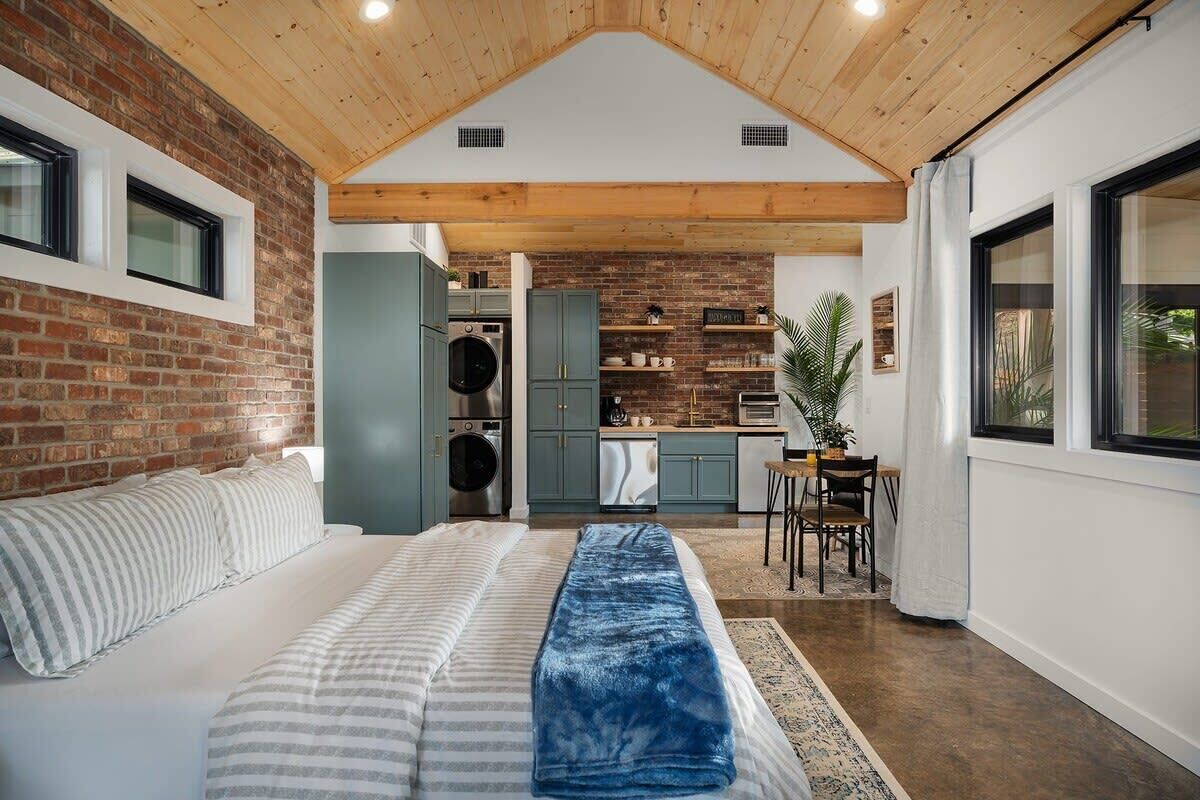 1 bedroom, iron/ironing board, WiFi, bed sheets