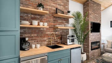 Fridge, microwave, dishwasher, coffee/tea maker