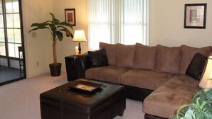 Living area - 1715 Palm Aire Dr (Lady Lake)