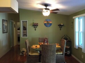 House, Multiple Beds, Kitchen, Garden View | Dining - 1715 Palm Aire Dr (Lady Lake)