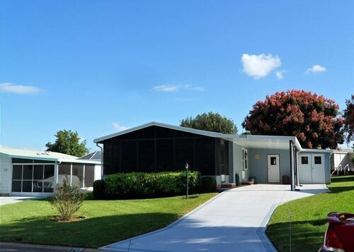 1715 Palm Aire Dr