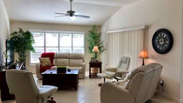 Villa, Multiple Beds, Lanai, Garden View | Interior