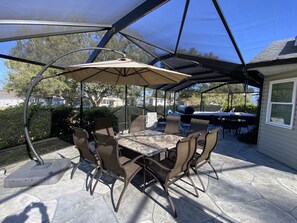 Outdoor dining - 923 Oleander St (Lady Lake)
