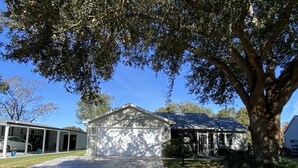 Exterior - 923 Oleander St (Lady Lake)