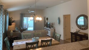 Villa, Multiple Beds, Lanai, Garden View | Dining - 1172 Atlas Dr (The Villages)