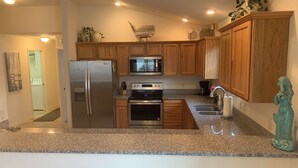 Villa, Multiple Beds, Lanai, Garden View | Private kitchen - 1172 Atlas Dr (The Villages)