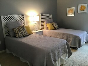 Casa, várias camas, varanda coberta, vista para o jardim | 3 quartos, Wi-Fi de cortesia