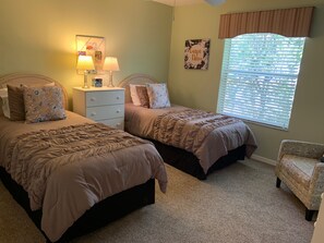 Villa, varias camas, patio, vista al jardín | 2 habitaciones y wifi gratis