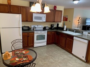 別墅, 多張床, 庭院, 花園景觀 | 私人廚房 | 電冰箱、微波爐、烤箱、爐台