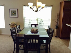 Villa, Multiple Beds, Lanai, Garden View | Dining - 9076 SE 166th Kathy Lp (The Villages)