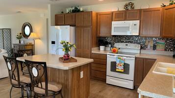 House, Multiple Beds, Kitchen, Golf View | Private kitchen | Fridge, microwave, oven, dishwasher