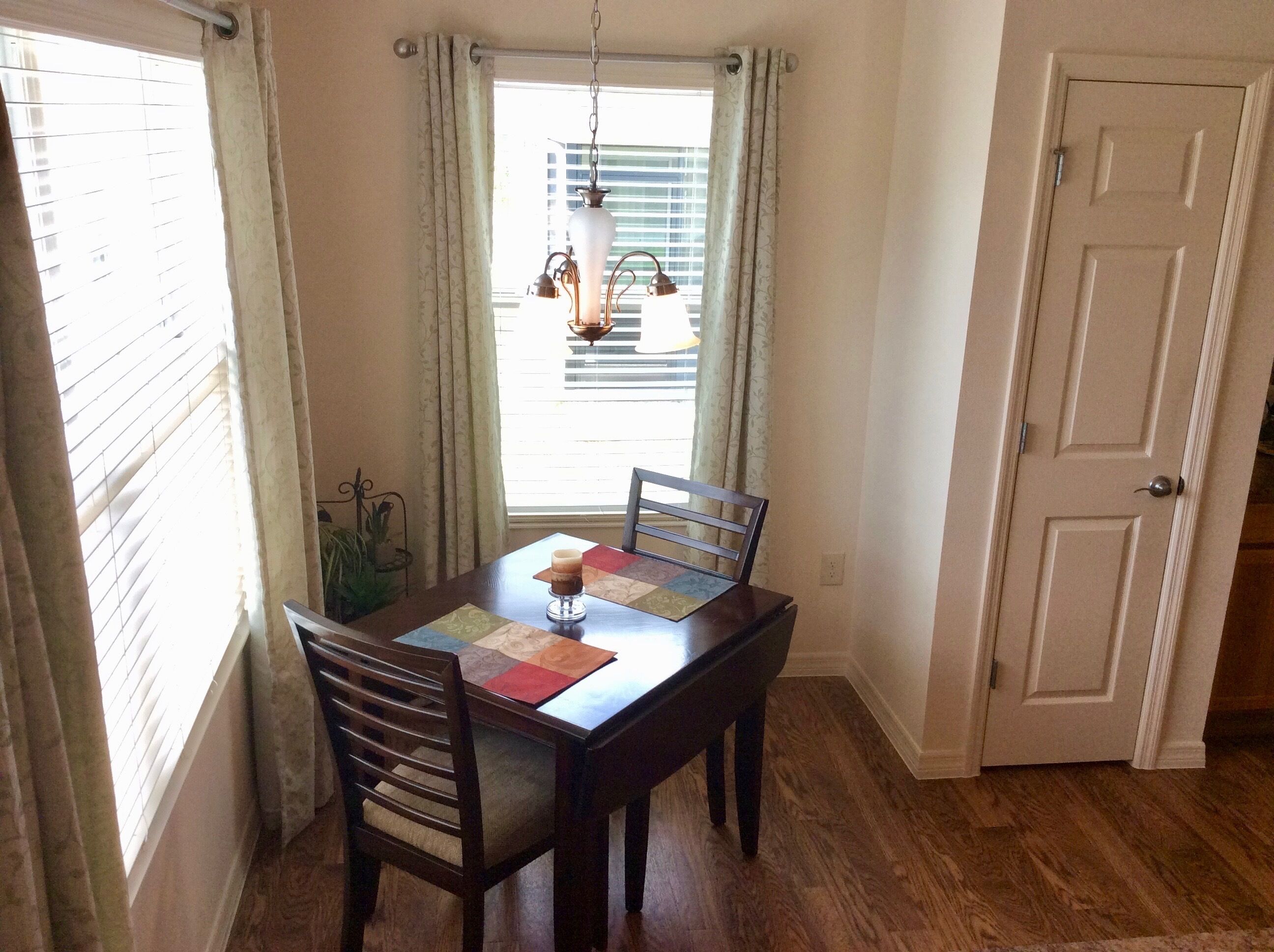 Rumah, Beberapa Tempat Tidur, dapur, pemandangan kebun | Tempat makan