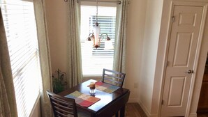House, Multiple Beds, Kitchen, Garden View | Dining - 3442 Greenacres Ter (Wildwood)