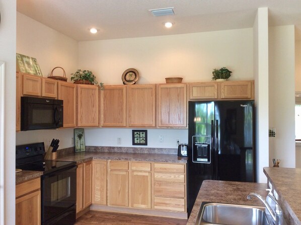 ハウス ベッド (複数台) キッチン ガーデンビュー | 専用キッチン | 冷蔵庫、電子レンジ、オーブン、コンロ