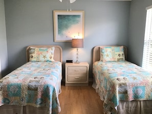 Casa, várias camas, varanda coberta, vista para o jardim | 3 quartos, Wi-Fi de cortesia