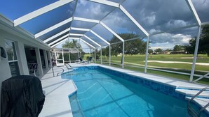 Outdoor pool - 2184 Willow Grove Way (The Villages)