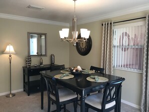 Villa, Multiple Beds, Lanai, Garden View | Dining - 3375 Castlegate Ct (Wildwood)