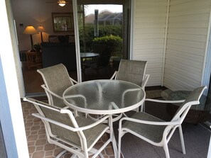 House, Multiple Beds, Lanai, Garden View | Outdoor dining