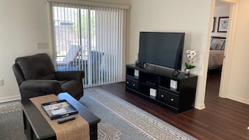Villa, 2 Queen Beds, Lanai, Garden View | Living area | TV