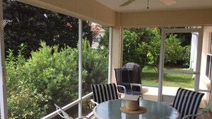 Outdoor dining - 364 Kilmer Way (The Villages)