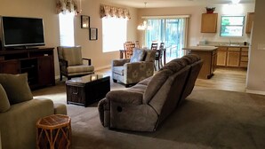 Living area - 3068 Islawild Way (Wildwood)