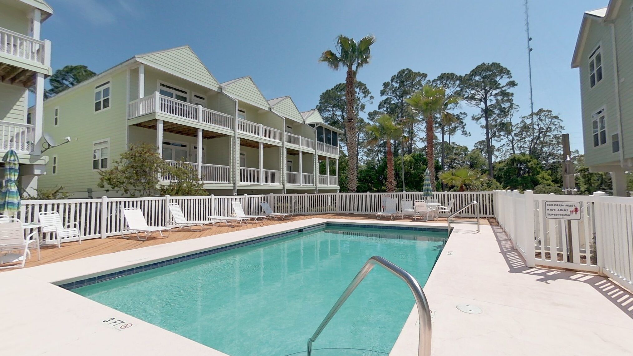 Water View and Public Boat Access