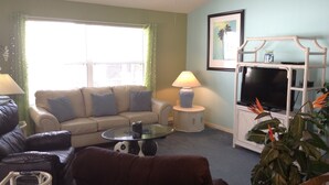 Villa, Multiple Beds, Lanai, Garden View | Living area | TV - 1421 Ulmer Ter (The Villages)