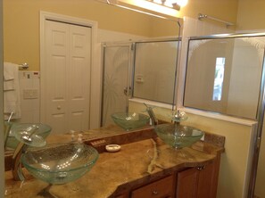 Villa, Multiple Beds, Lanai, Garden View | Bathroom - 1421 Ulmer Ter (The Villages)