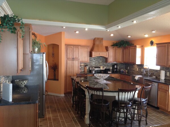 ヴィラ ベッド (複数台) ラナイ ガーデンビュー | 専用キッチン | 冷蔵庫、オーブン、コンロ、食器洗い機