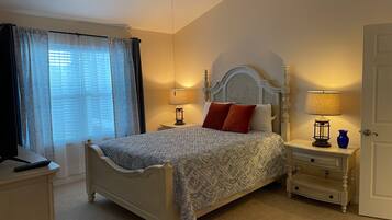 House, 2 Queen Beds, Lanai, Garden View | 2 bedrooms, free WiFi