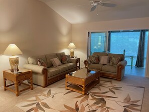 House, 2 Queen Beds, Lanai, Garden View | Living area - 3451 Ragsdale Loop (Wildwood)