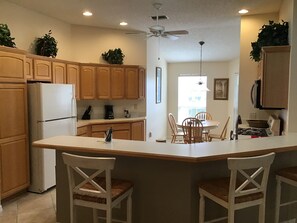 Ferienhaus, Mehrere Betten, Veranda, Gartenblick | Eigene Küche | Kühlschrank, Mikrowelle, Ofen, Herdplatte