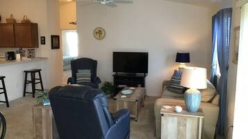 Villa, Multiple Beds, Lanai, Garden View | Living area | TV