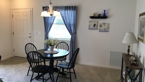 Dining - 3388 Empire Ave (Wildwood)