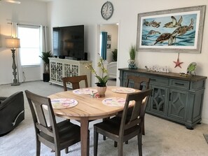 Vila, 1 Tempat Tidur Queen, patio, pemandangan kebun | Tempat makan