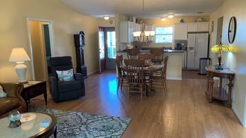 Villa, Multiple Beds, Patio, Garden View | Interior