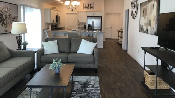 Living area - 1959 Stenerson St (Wildwood)